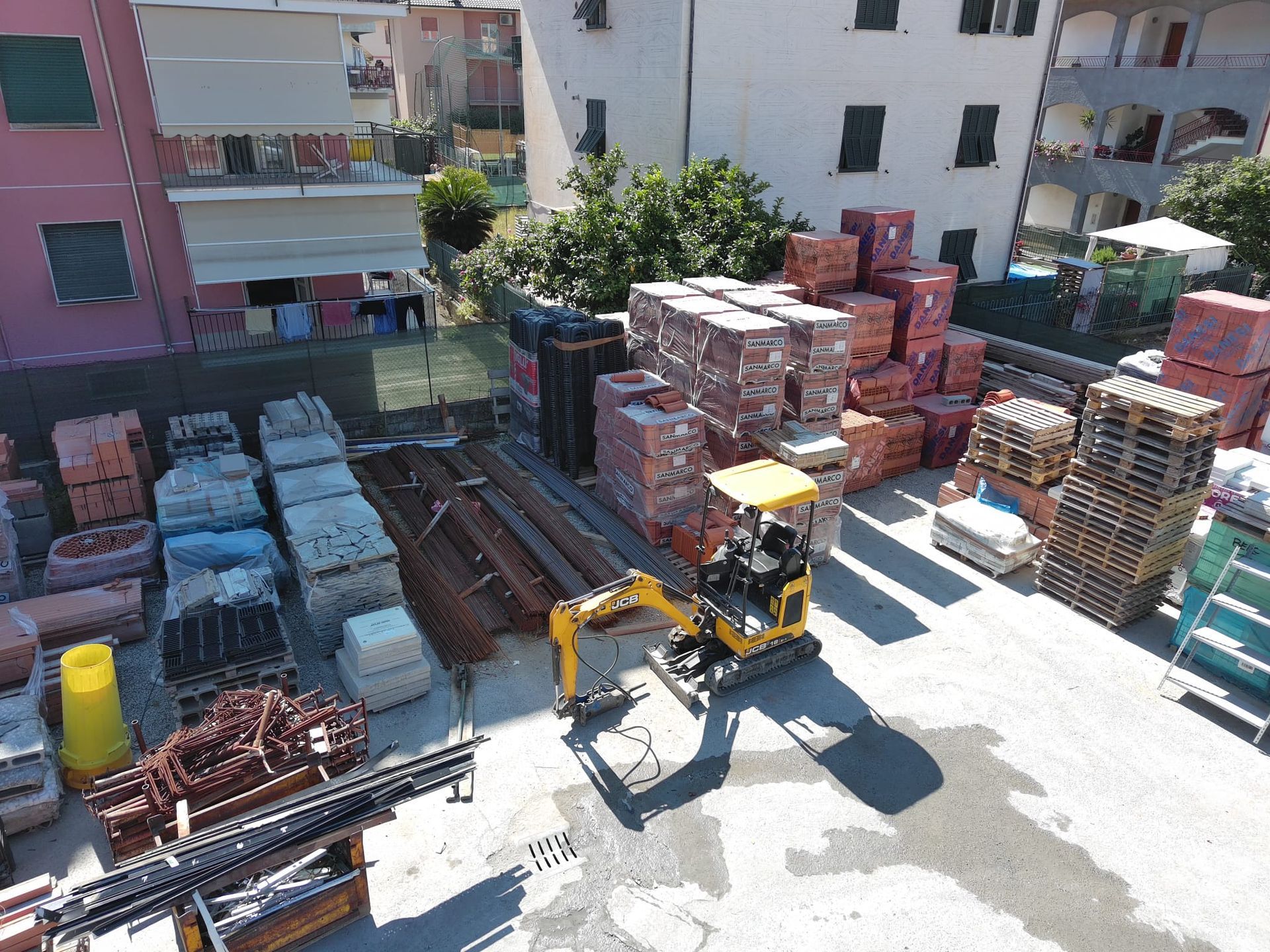 NOLEGGIO MACCHINE MOVIMENTO TERRA Casarza Ligure