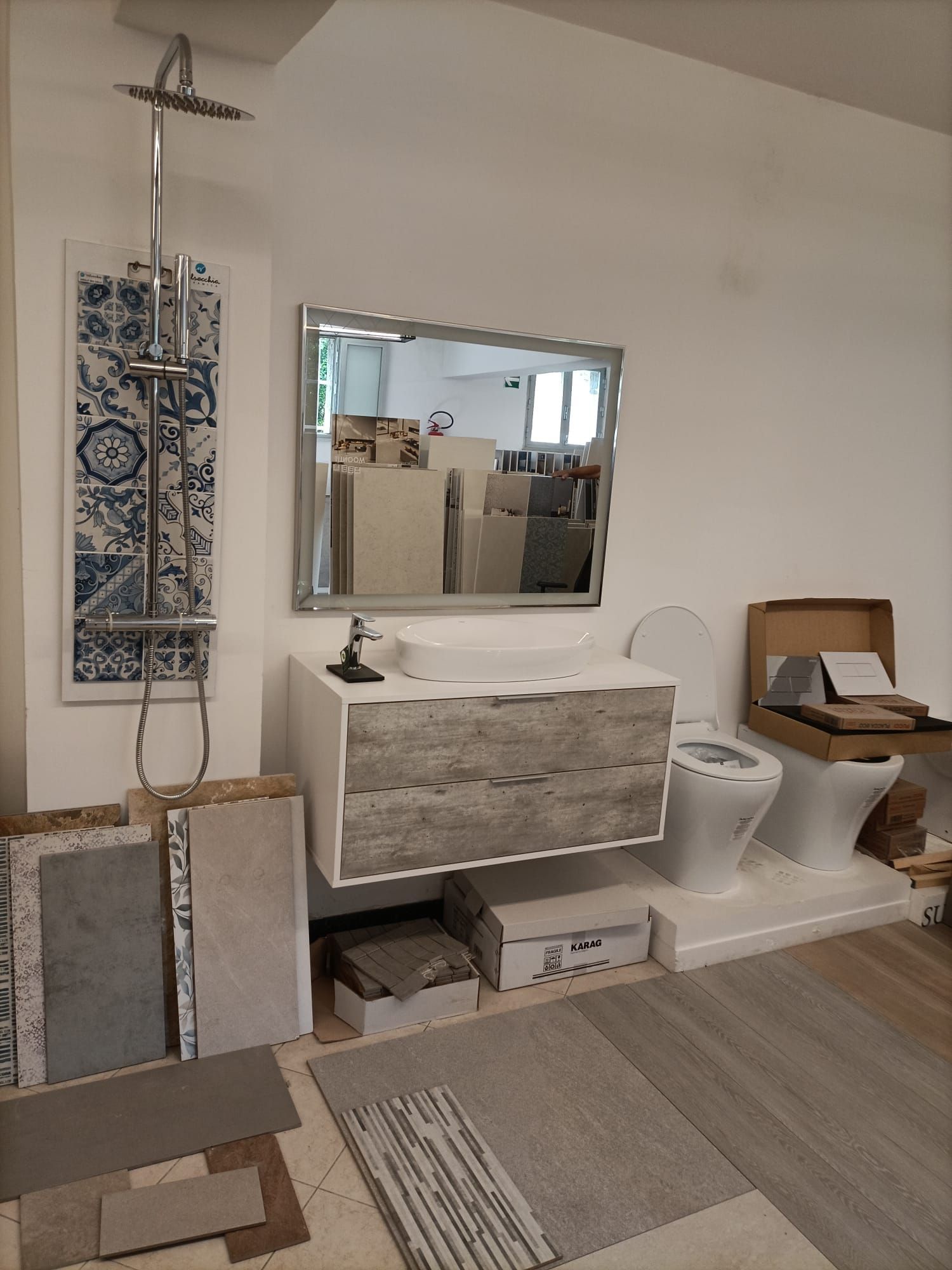 ARREDO BAGNO Casarza Ligure