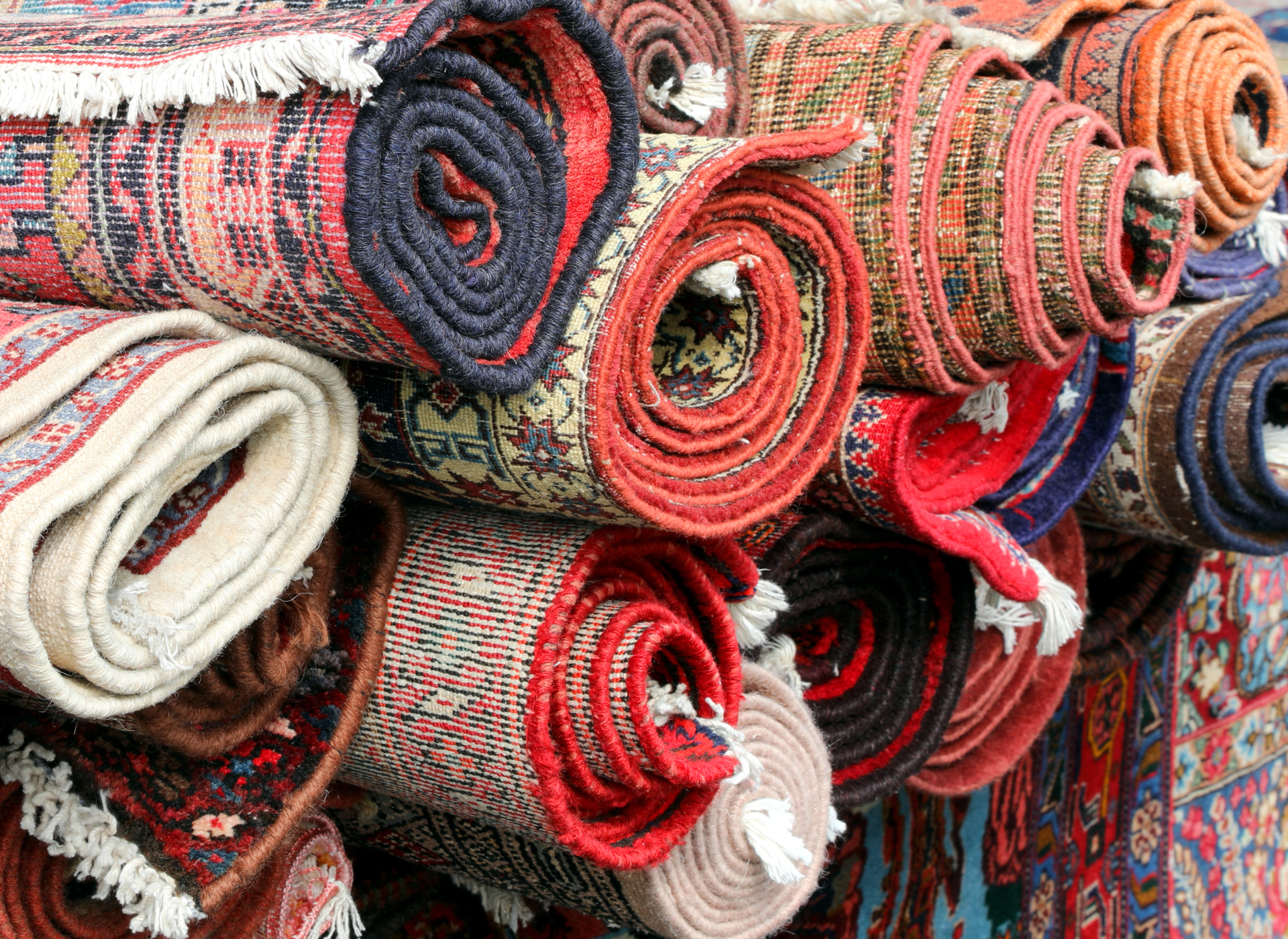 A living room filled with furniture and a fireplace.