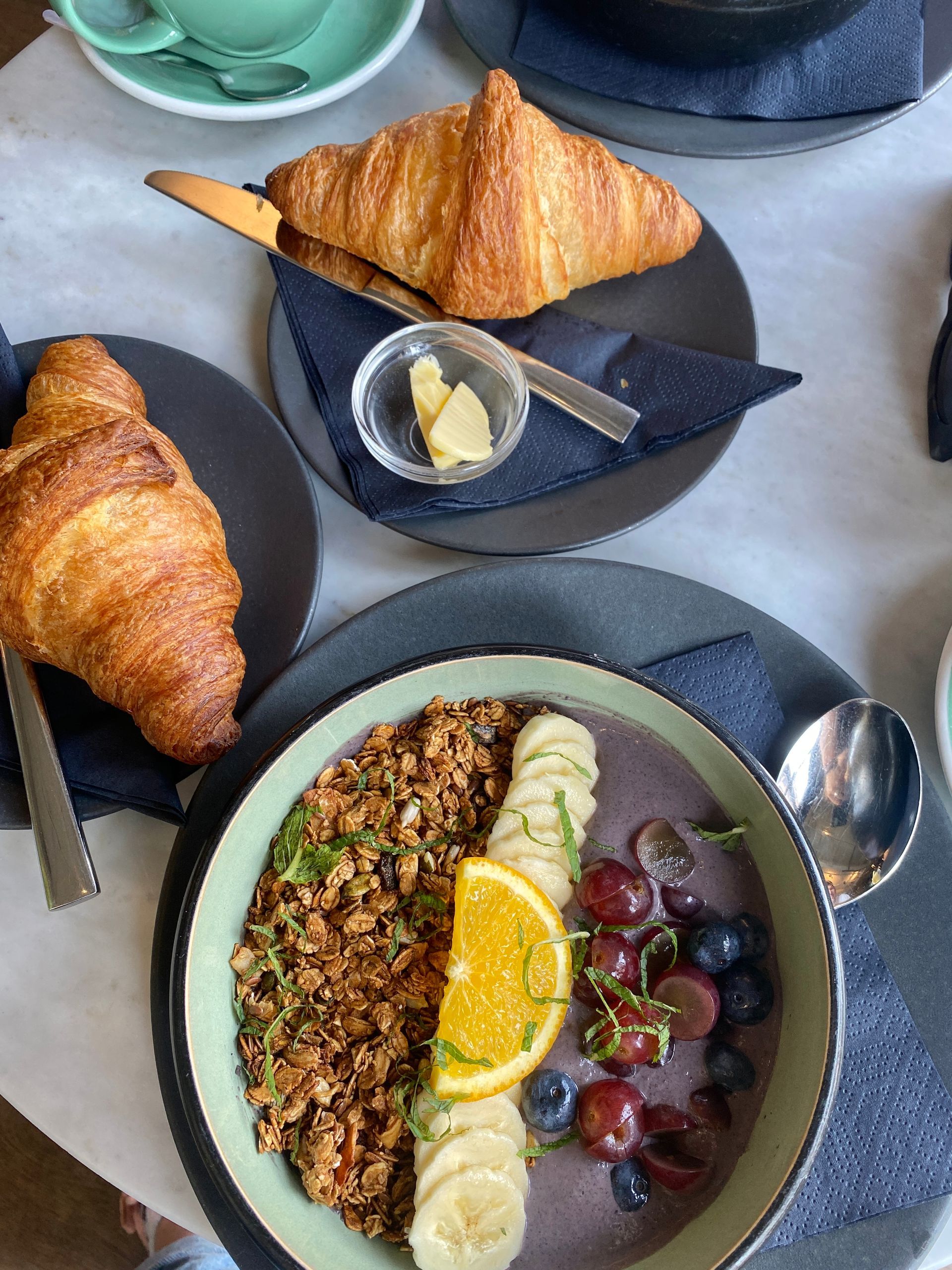 vegan croissant | Anne & Max
