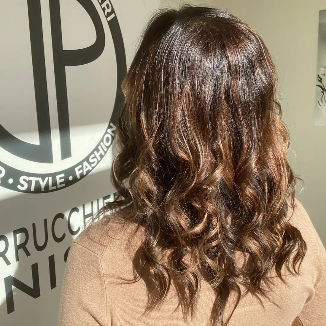 capelli mossi media lungheza