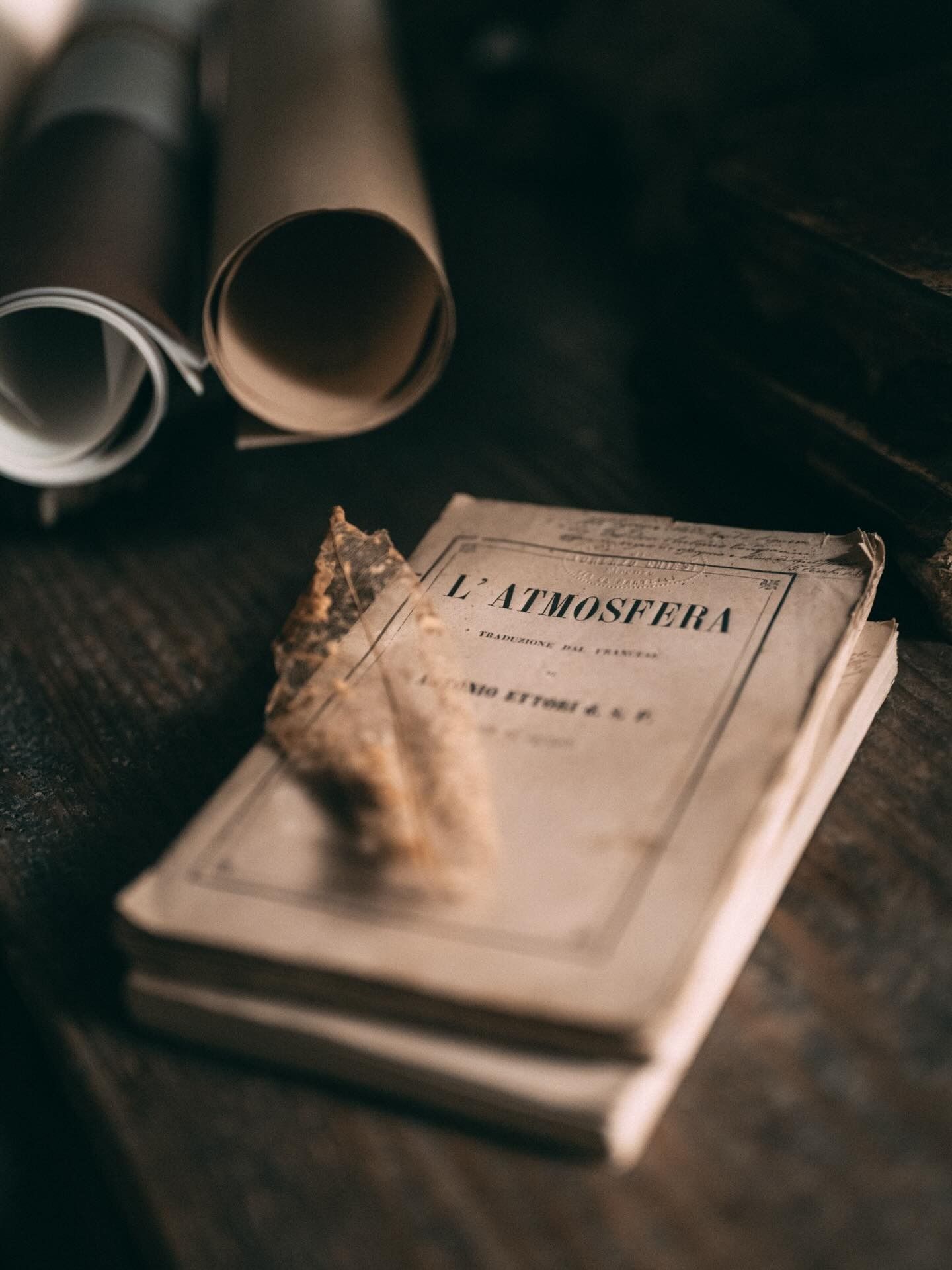 Vecchio libro intitolato