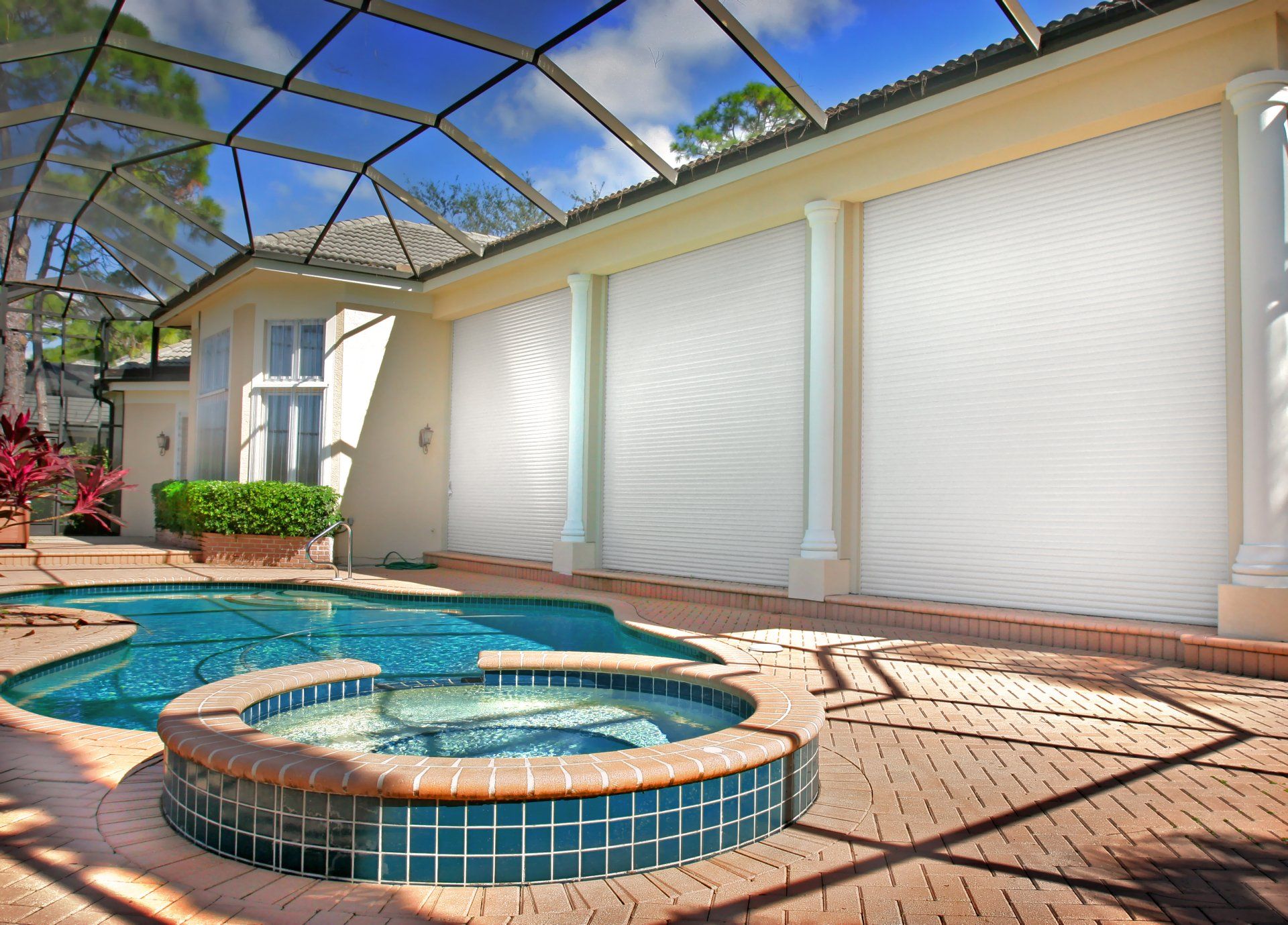 Roll Screens — Closed Aluminum Door Roll in Fort Myers, FL