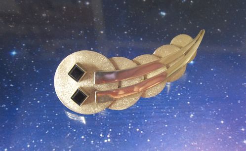 Zilveren broche comet komeet blauwe saffieren nacht van Karen Klein edelsmid