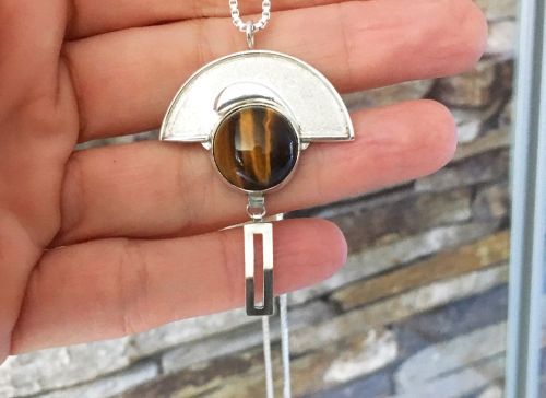 Zilveren Art Deco hanger met tijgeroog  van Karen Klein edelsmid