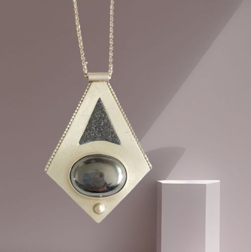 Zilveren Art Deco hanger met onyx van Karen Klein edelsmid