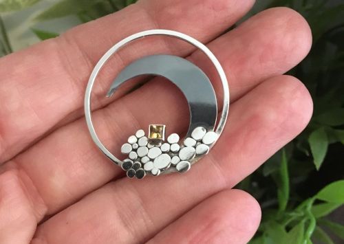 Zilveren broche 'Tides' van Karen Klein edelsmid