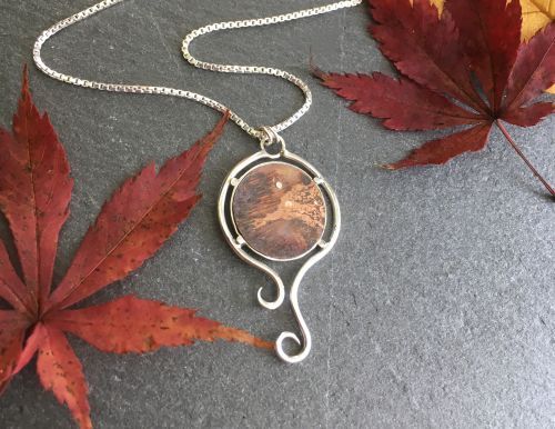 Zilveren collier met vlambeschilderd koper van Karen Klein edelsmid