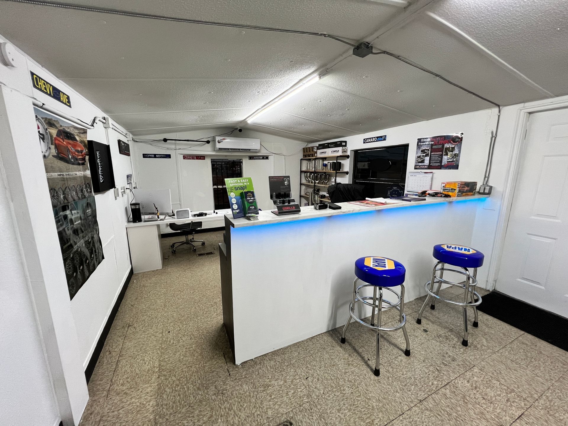 Waiting Room | V & M Automotive