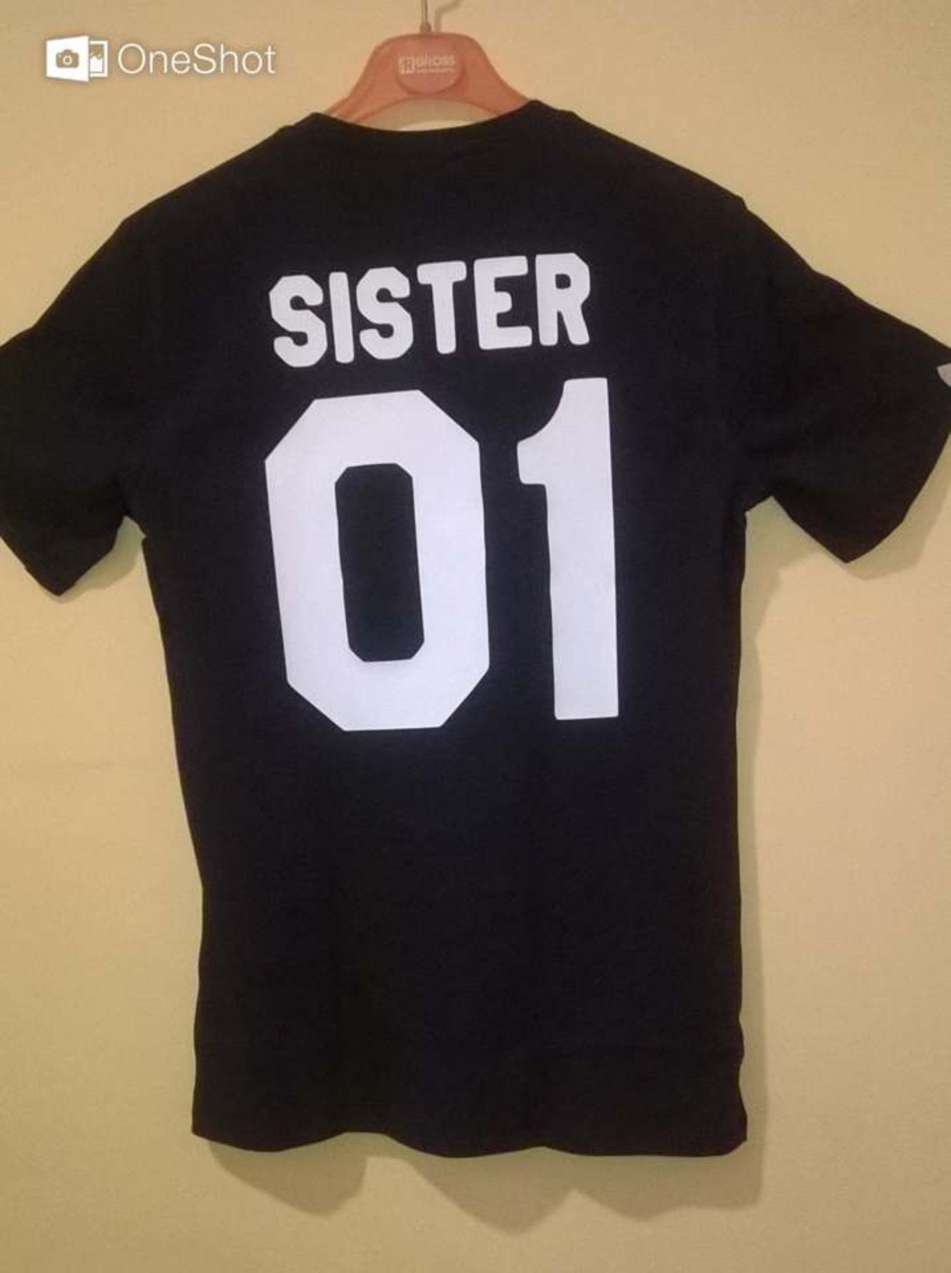 maglia personalizzata con scritta Sister
