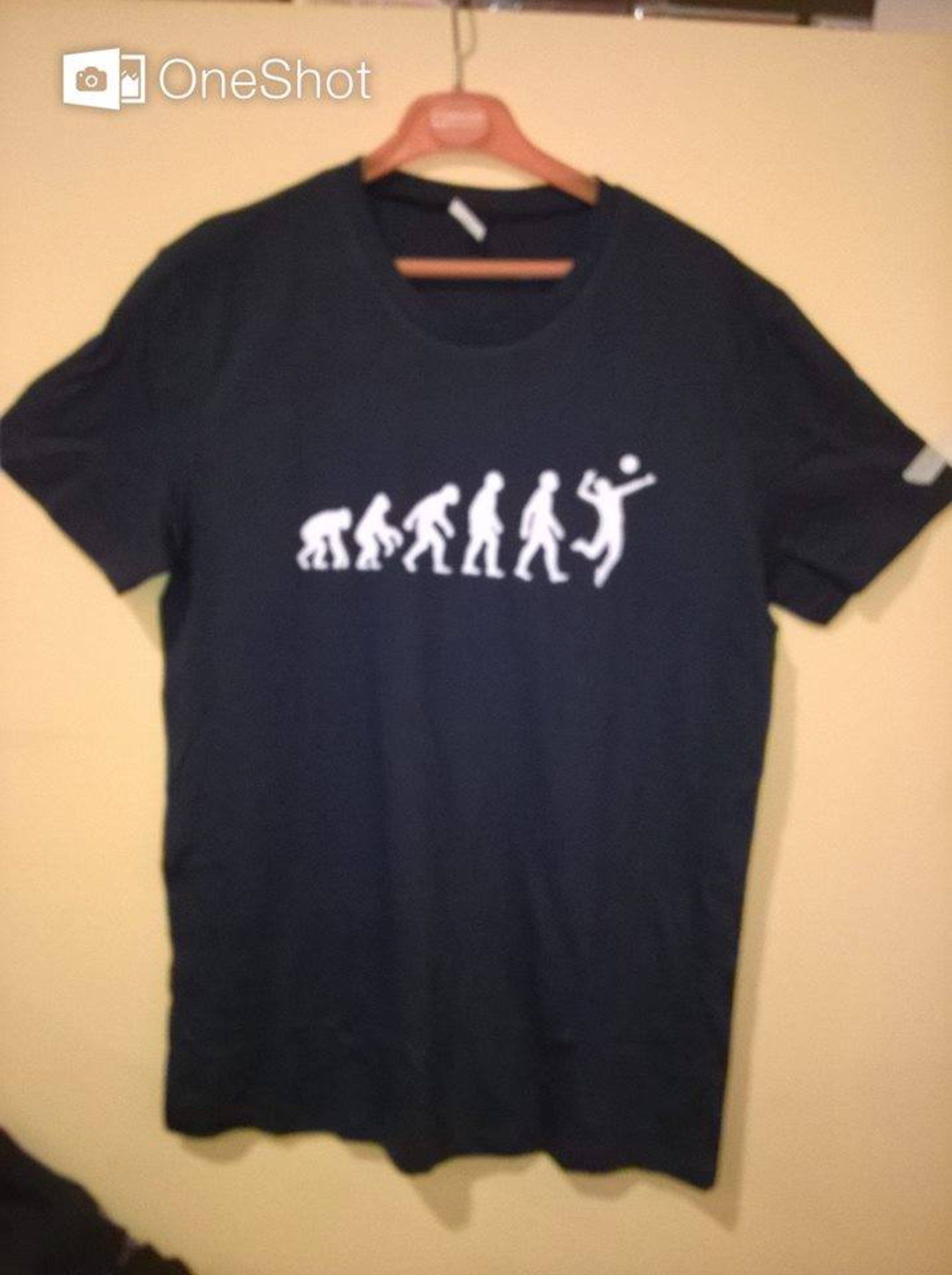 maglia nera con immagine personalizzata