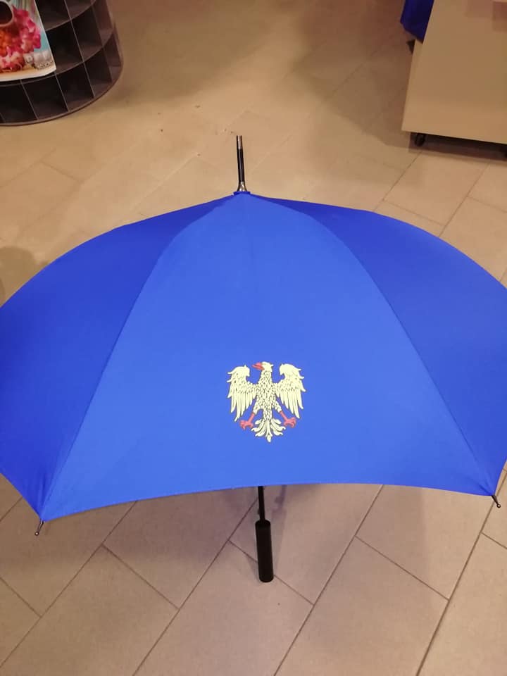 ombrello blu personalizzato con stemma FVG