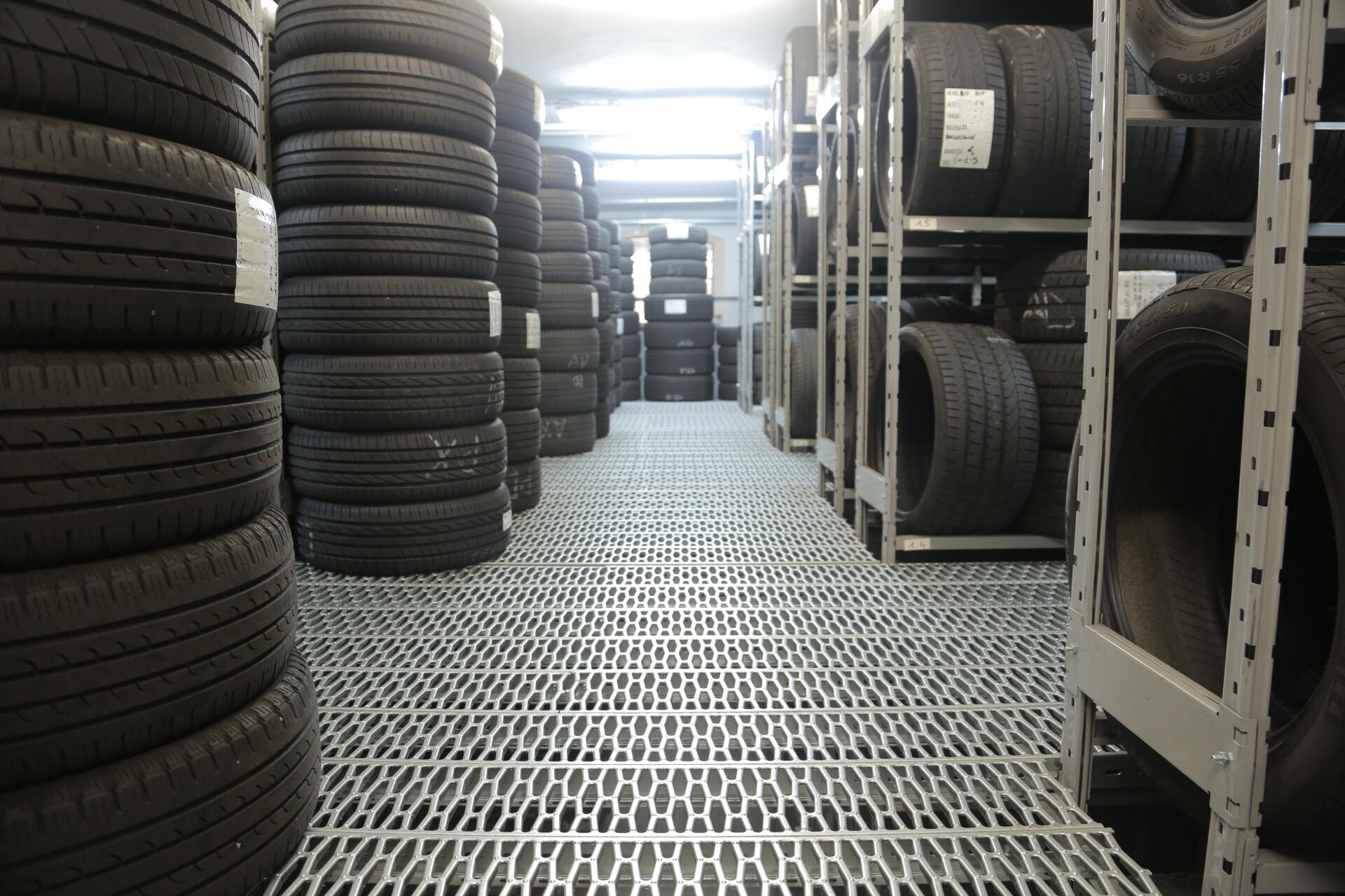 Advance Tyres - Stacks of different tyre sizes