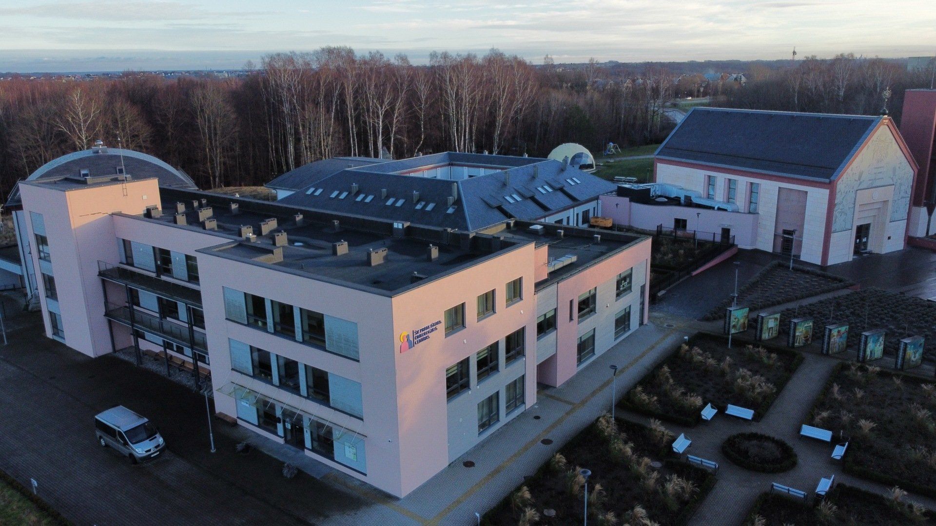 Visuomeninės paskirties pastatų statyba