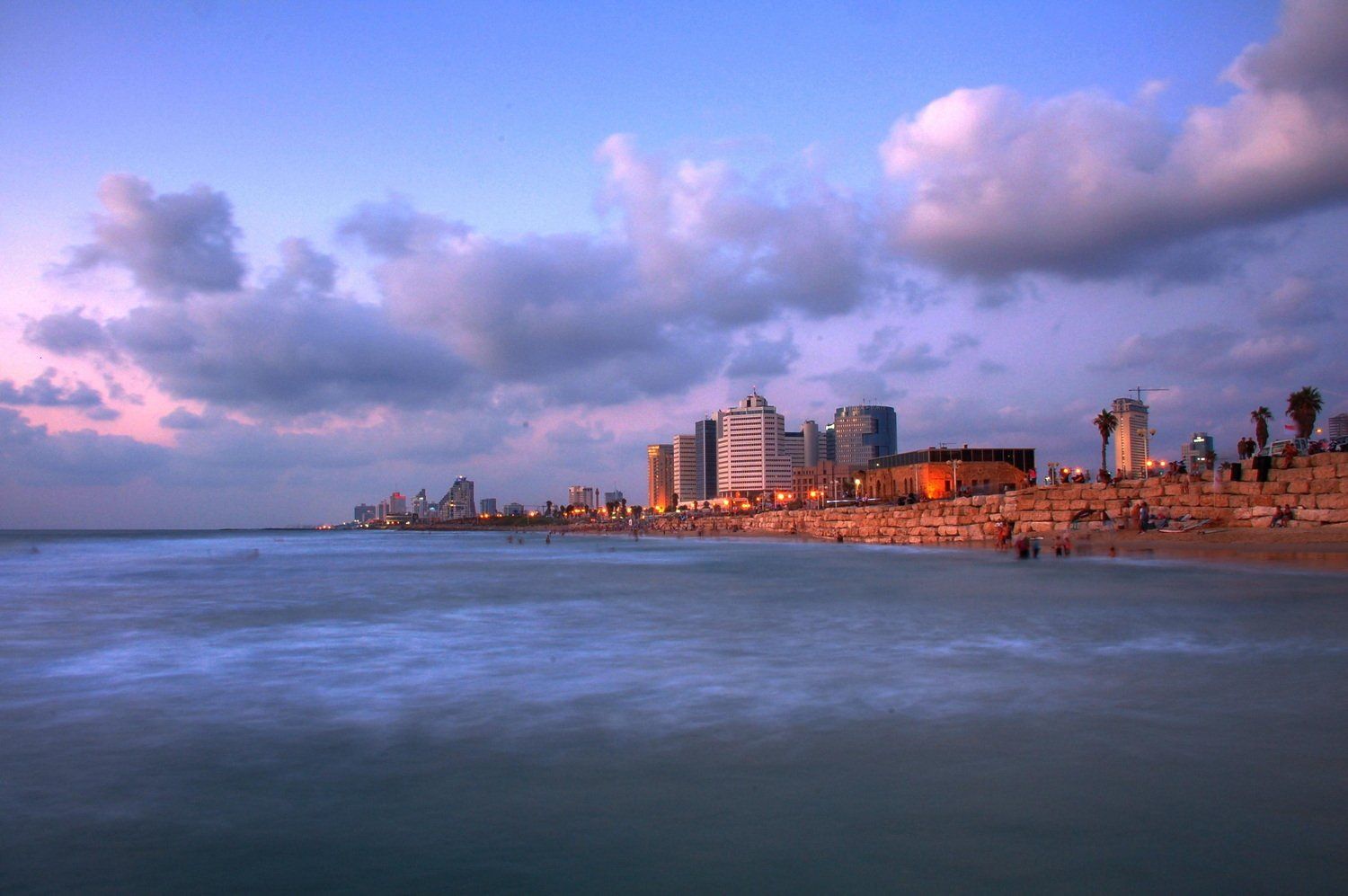 חוף הים תל אביב