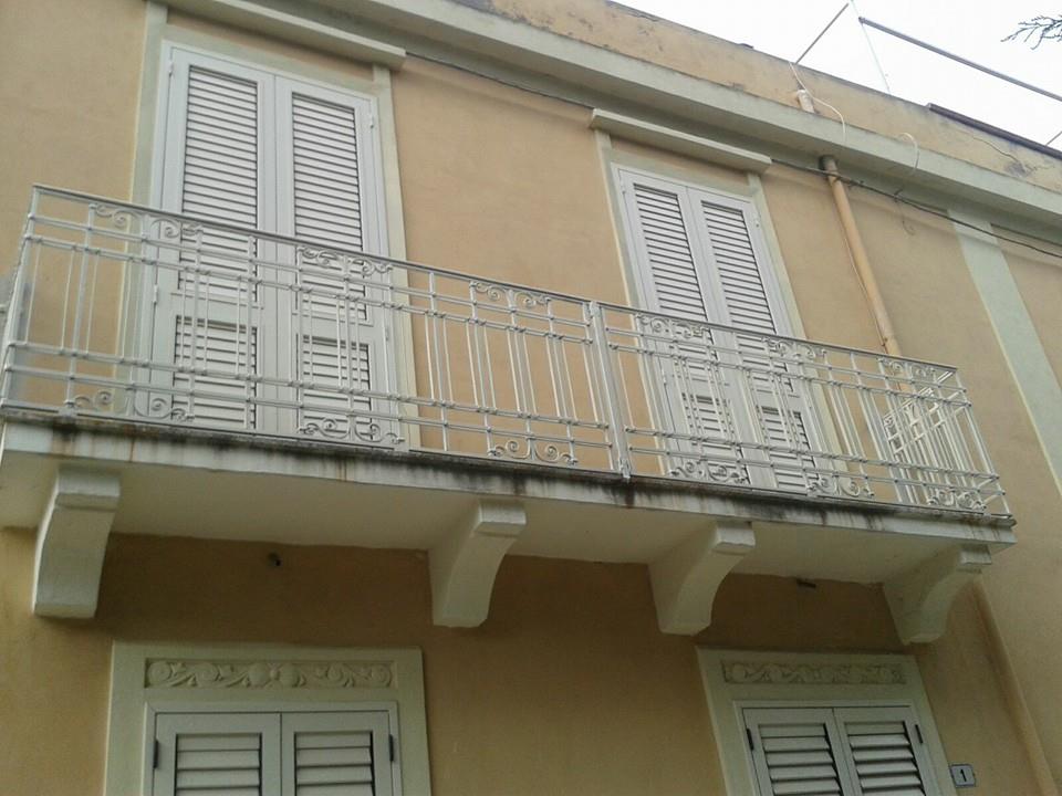 balcone in ferro battuto