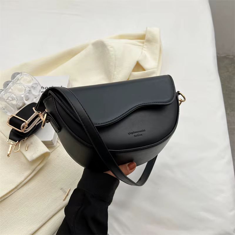 Women’s Vintage Saddle Bag