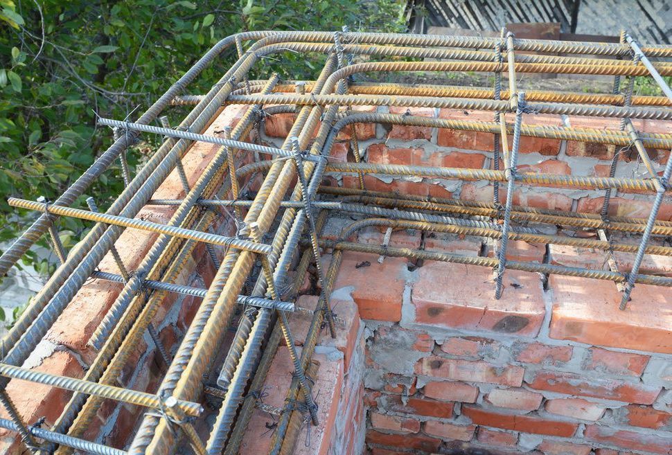 reinforcement mesh bars for taller brick wall outside with corner kiss
