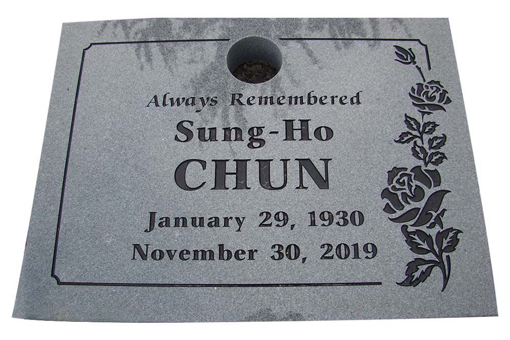 A gravestone for sung-ho chun who died on november 30 2019