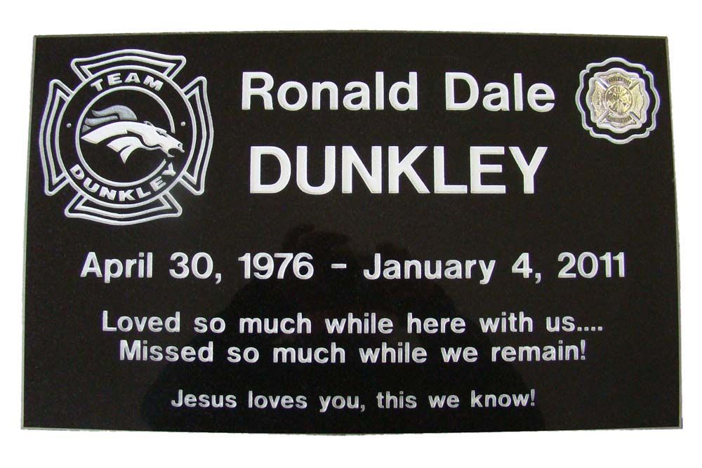 A black plaque with the name ronald dale dunkley on it