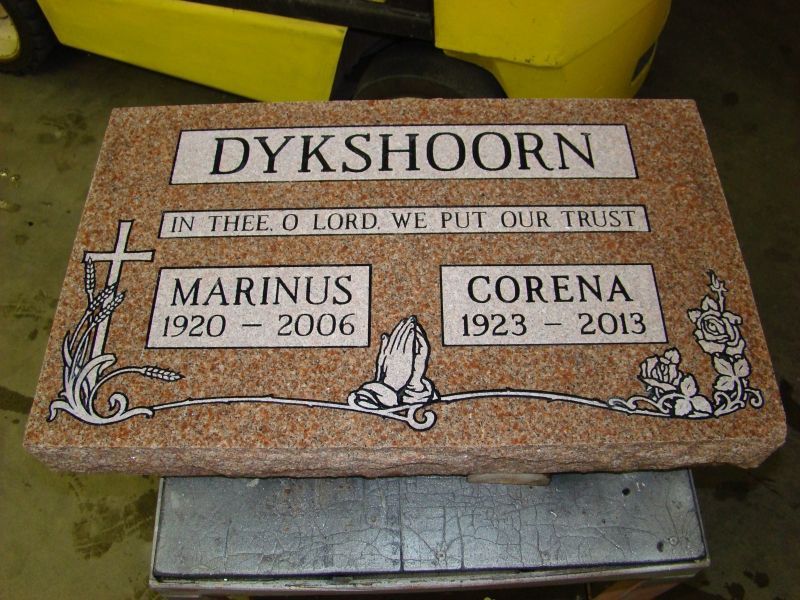 a gravestone with the name dykshoorn on it