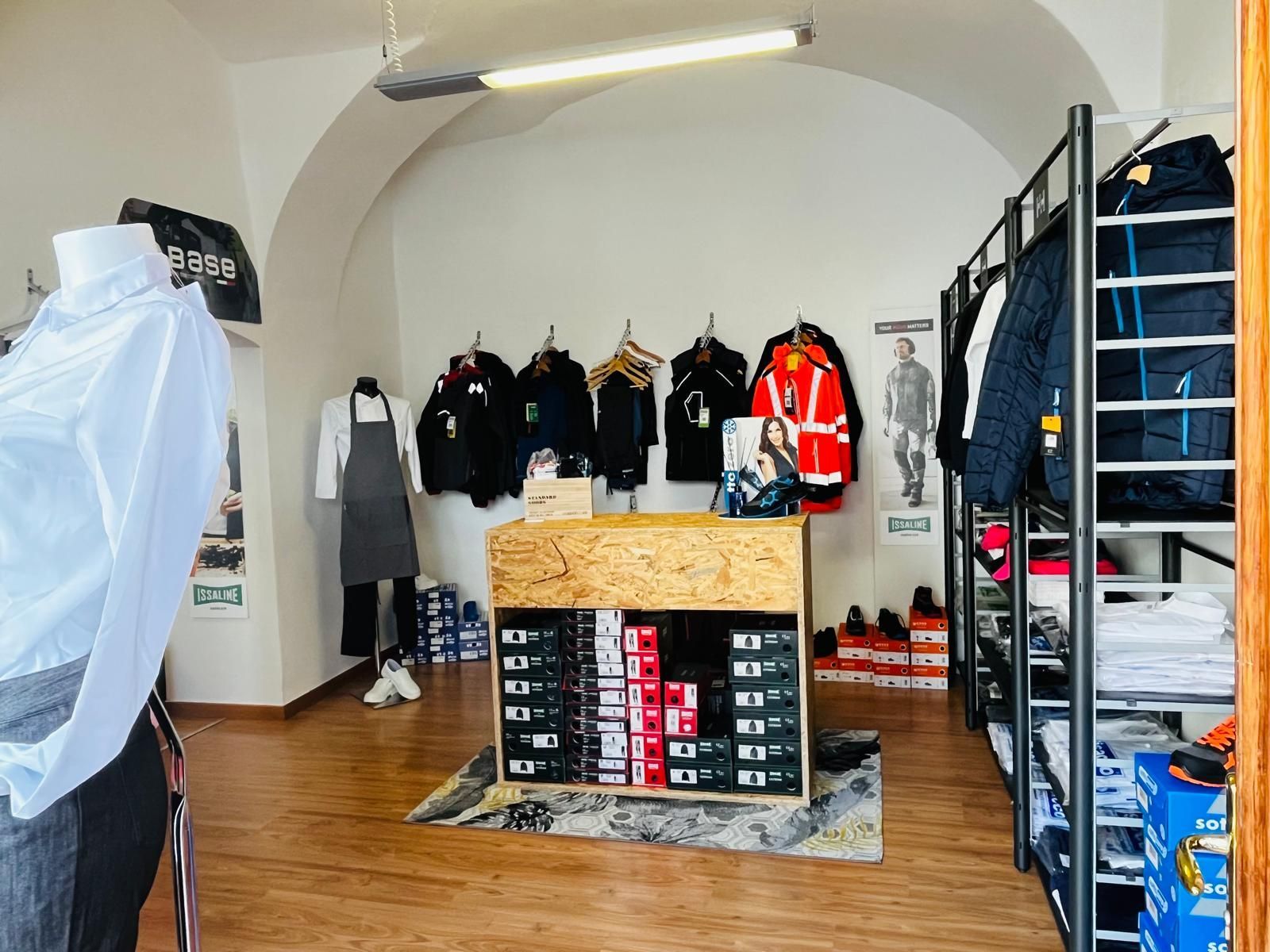 Interni Nora Divise Lavoro