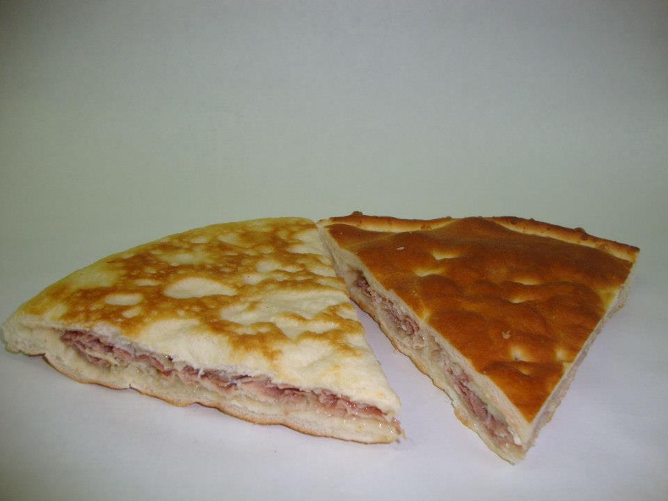Focaccia con ripieno di affettato