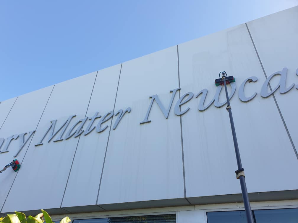 cleaning building facade