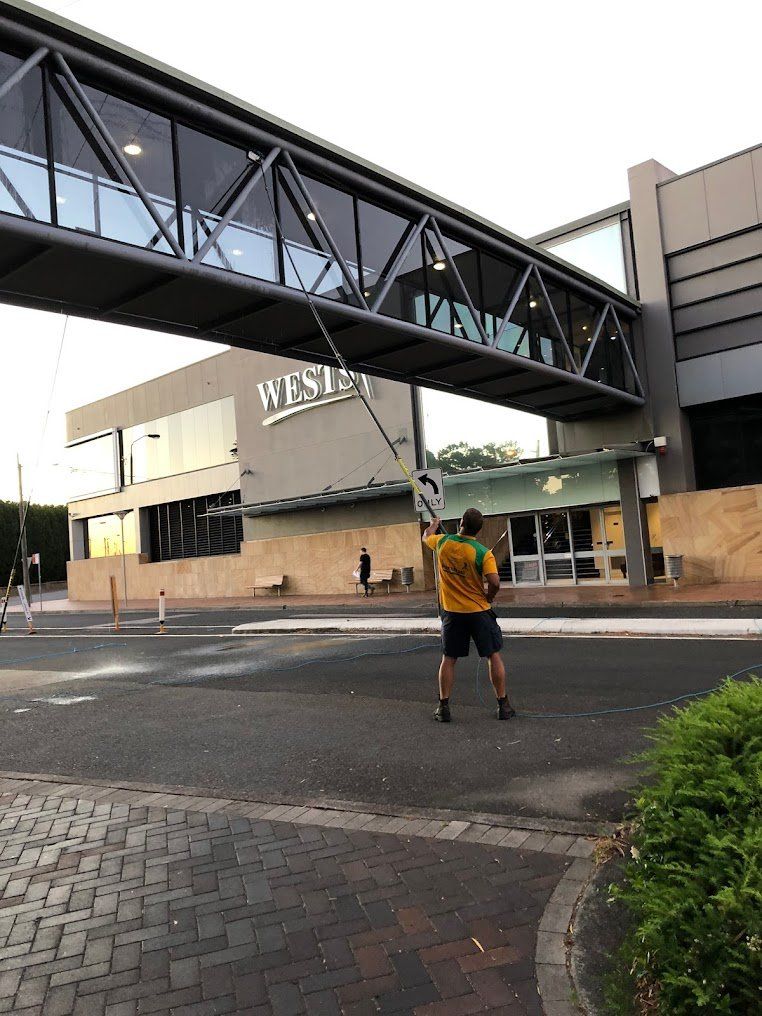 OTTRA cleaner using water fed pole cleaning technology