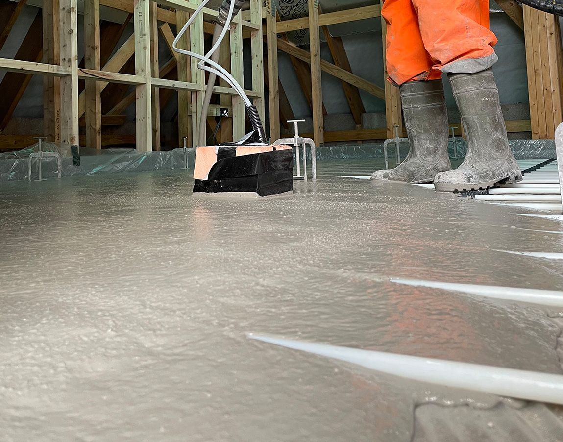 Floor screed installation process