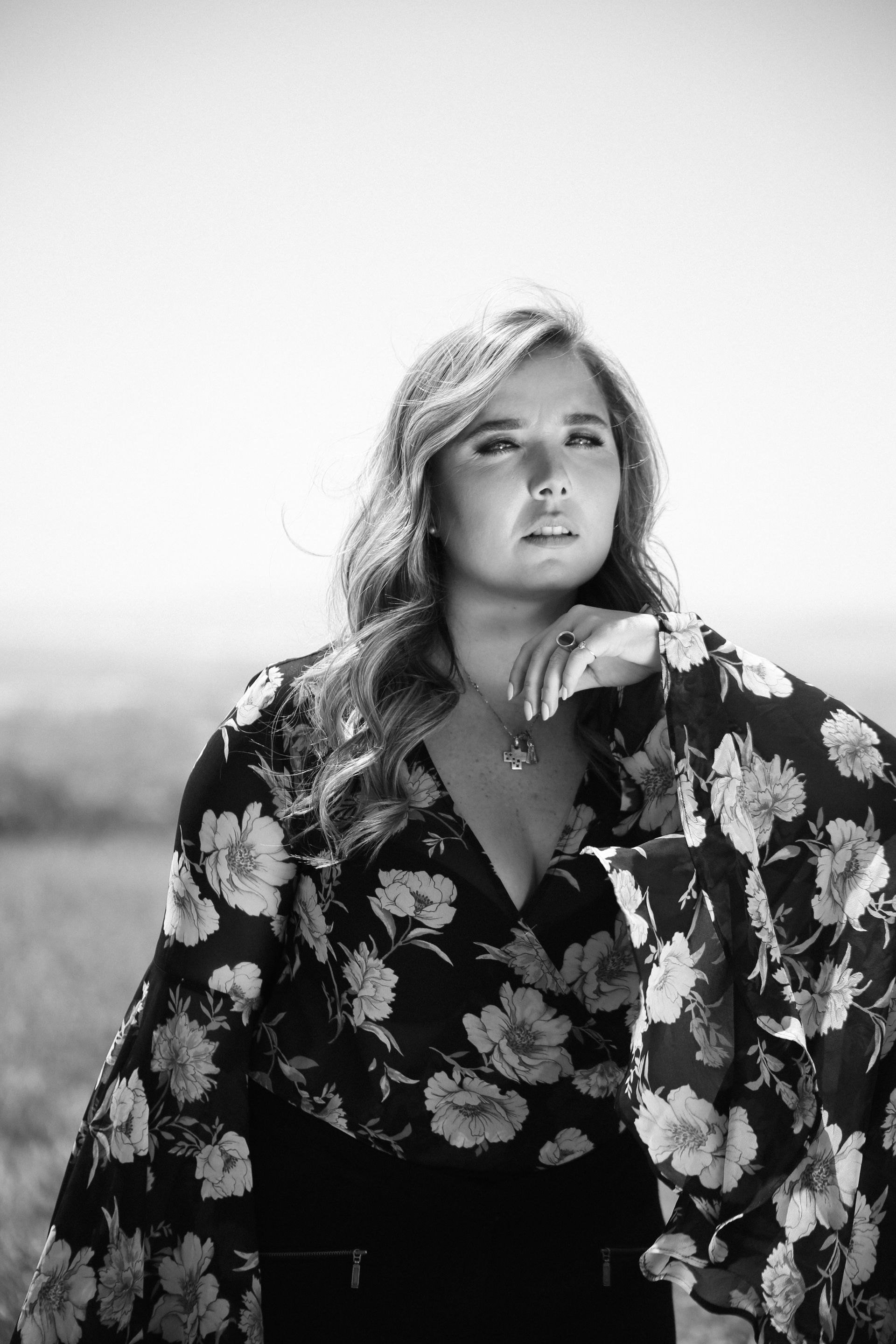 Retrato profesional cinematográfico para marca personal y especialistas médicos realizado por RomRom. https://www.instagram.com/fernandamartinoficial?igsh=MTQzcmlvMHRmdmtkbg==