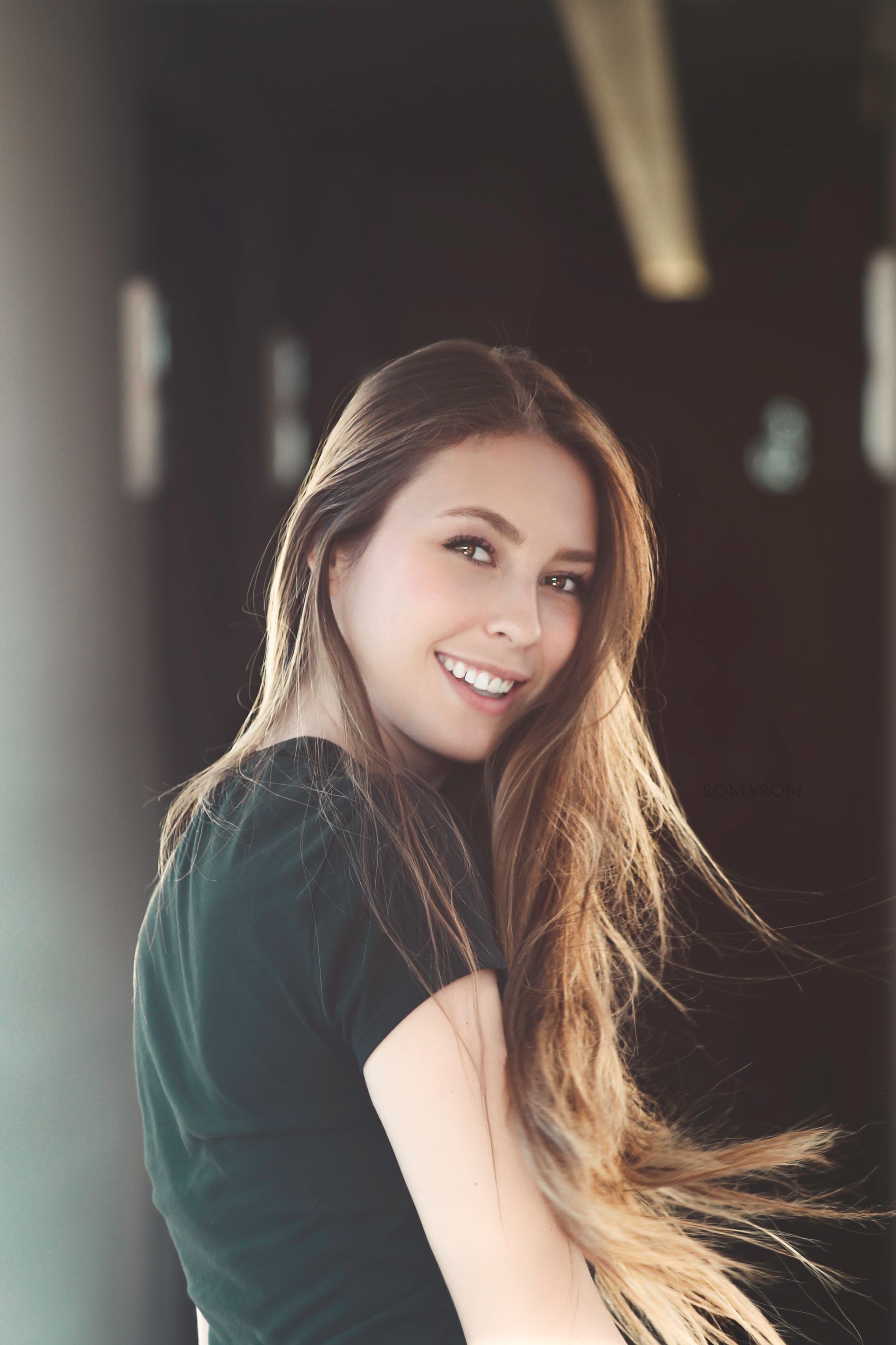 Retrato profesional cinematográfico para marca personal y especialistas médicos realizado por RomRom. MODELO