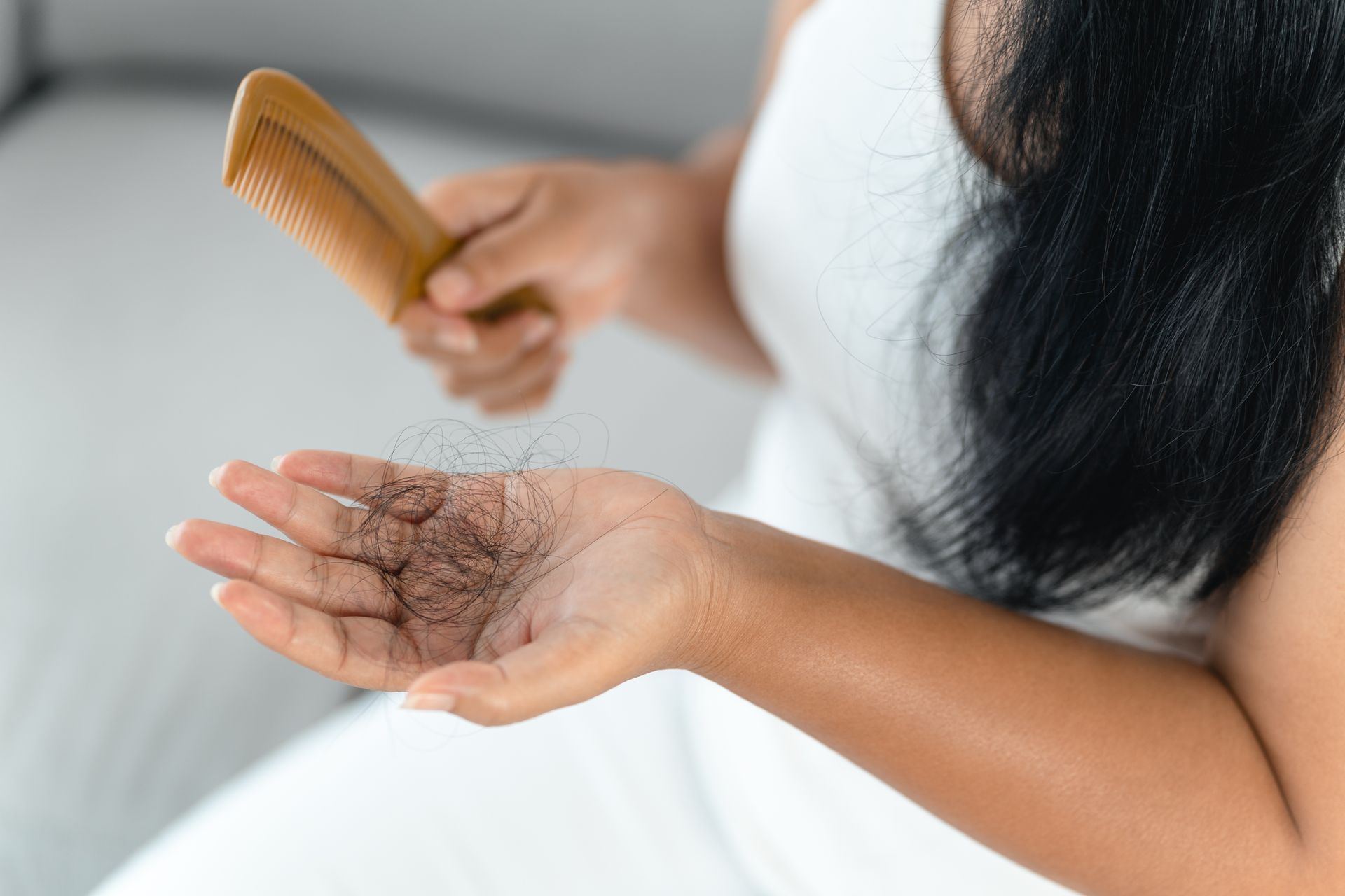 The Science of Red LED Light: How Intensive Hair Brush Fights Hair