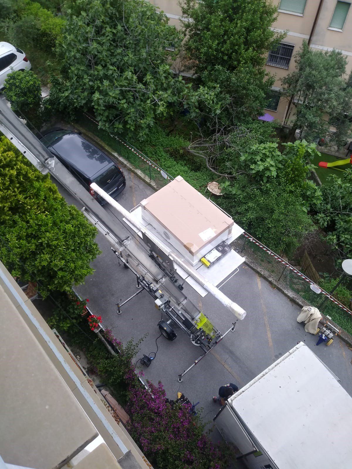 Trasloco con piattaforma aerea