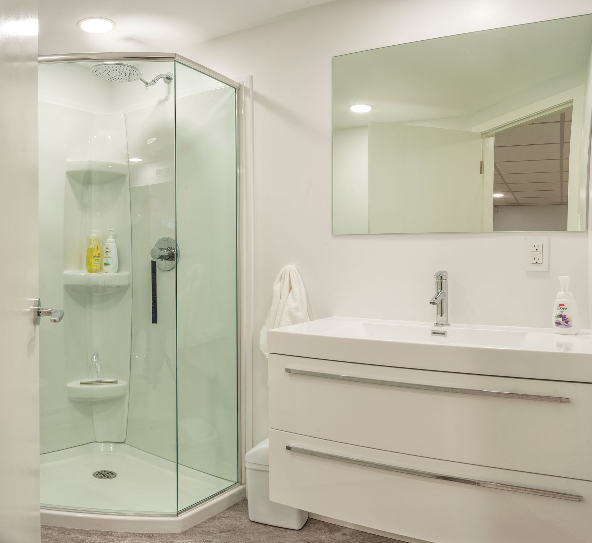 River Heights Basement & Kitchen