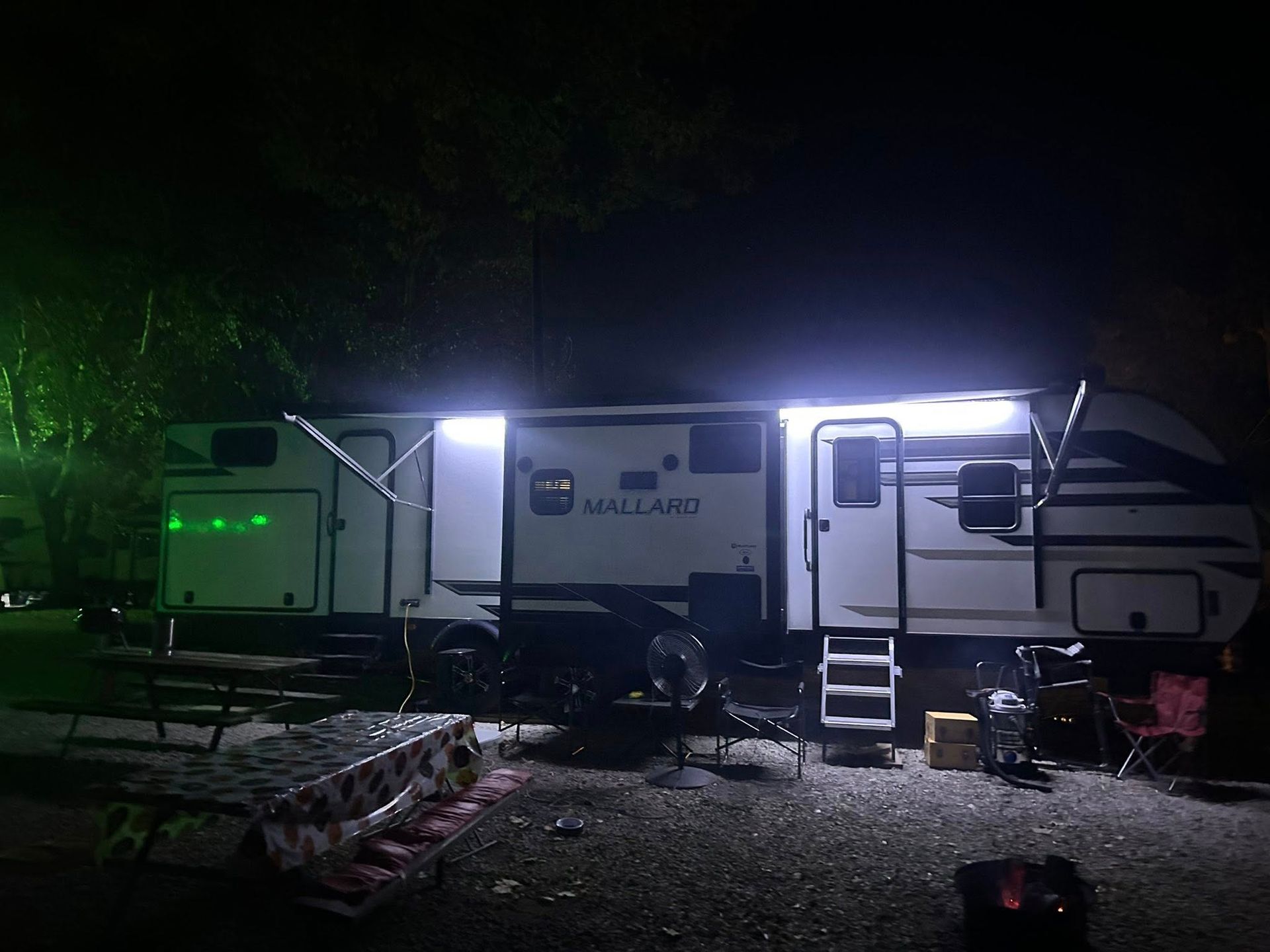 a used 2023 Heartland Mallard M33 travel trailer