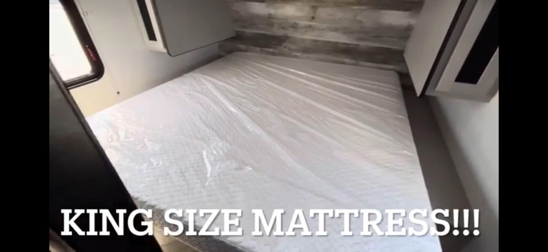 a used 2023 Heartland Mallard M33 travel trailer