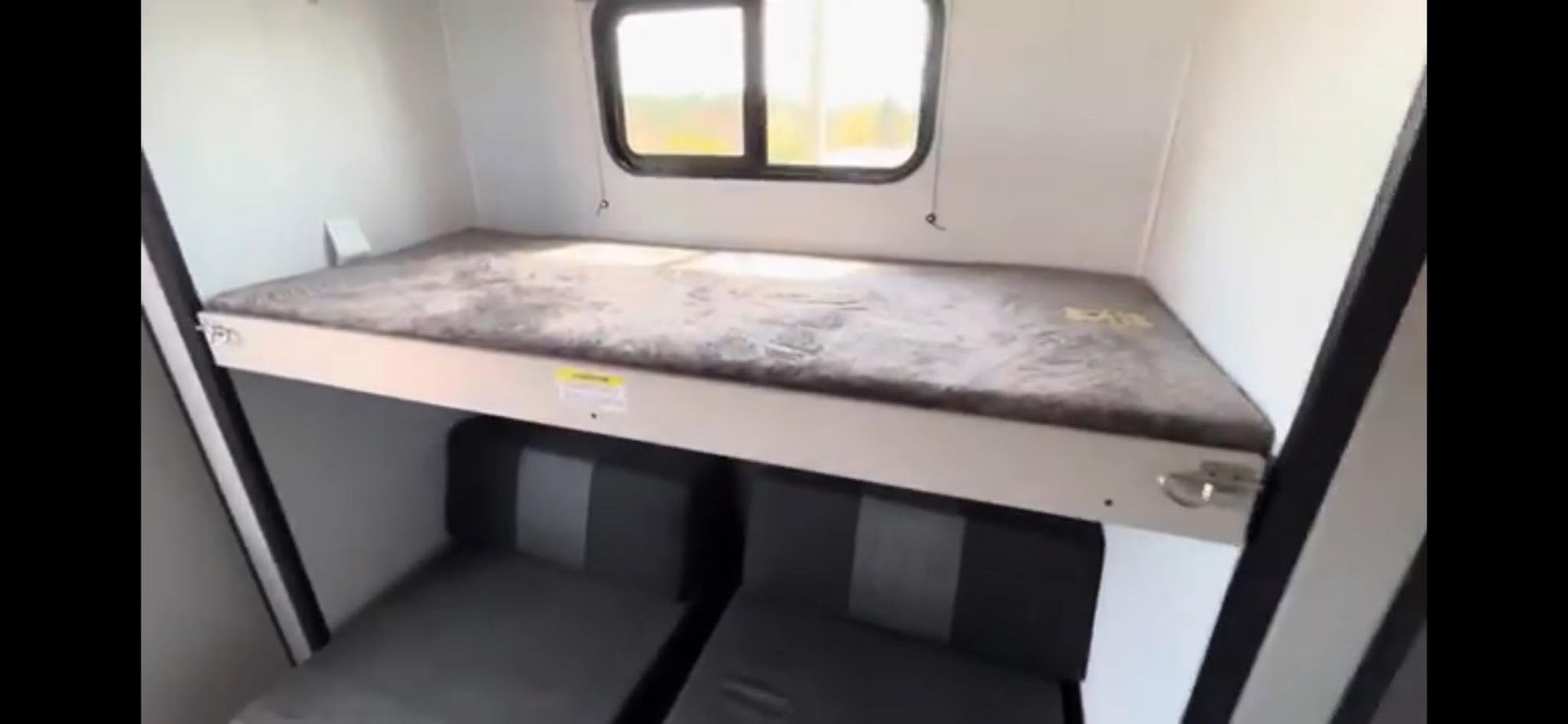 a used 2023 Heartland Mallard M33 travel trailer