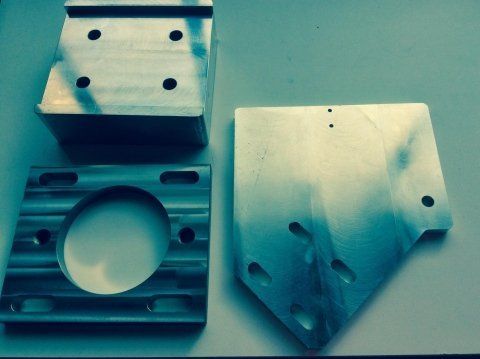 realizzazione oggetti in metallo per l'industria