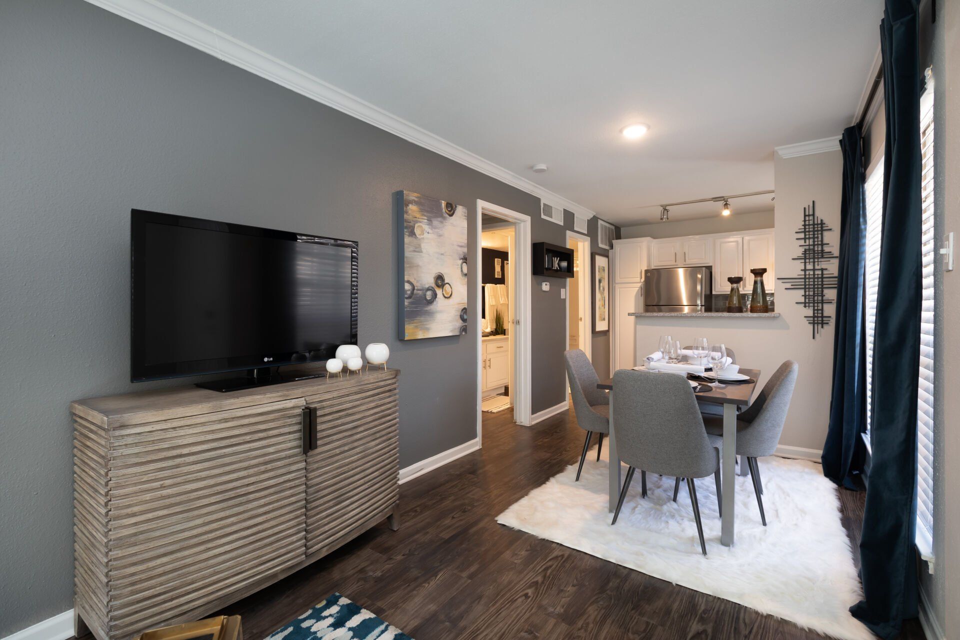 Living Area with Dining Table | McAlister