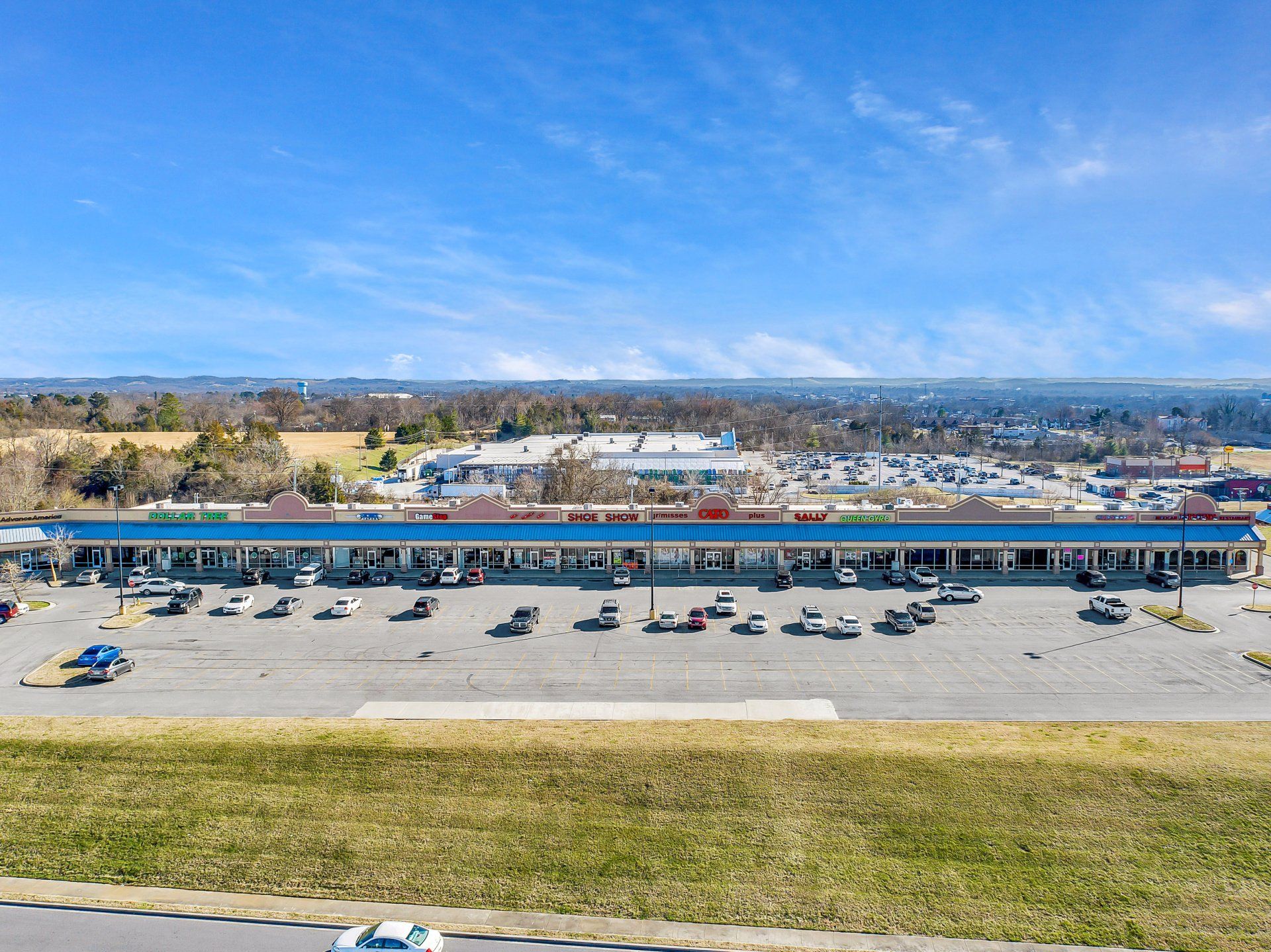 Mane Street Center, Shelbyville, TN - Riverhills Holdings, Inc.