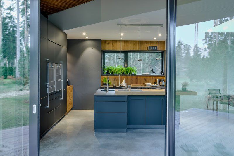 virtuves mēbeles zilas