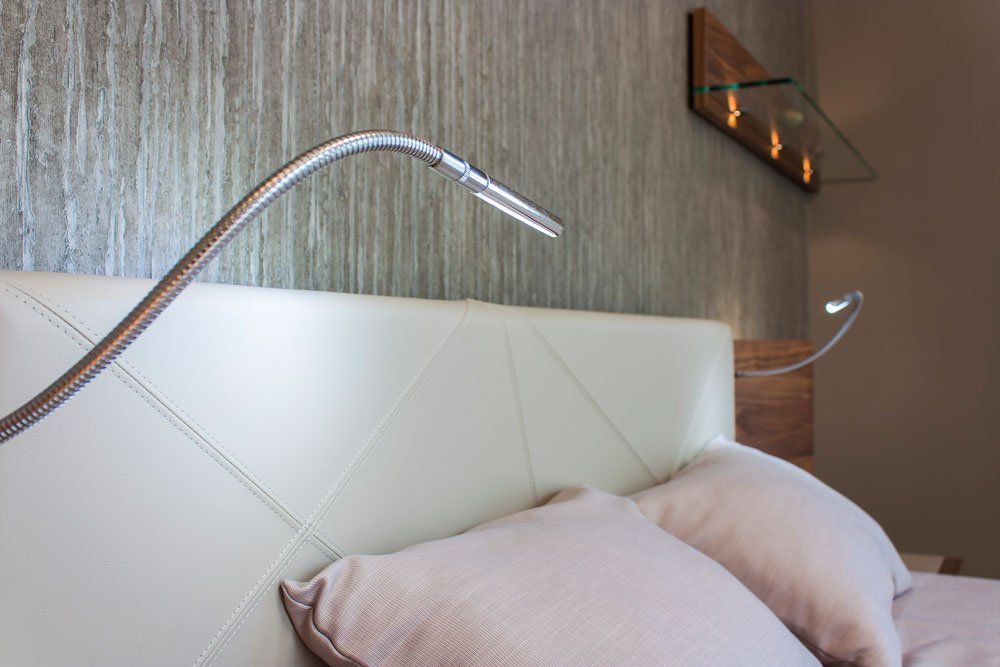 interjera dizaina gulta ar lampu