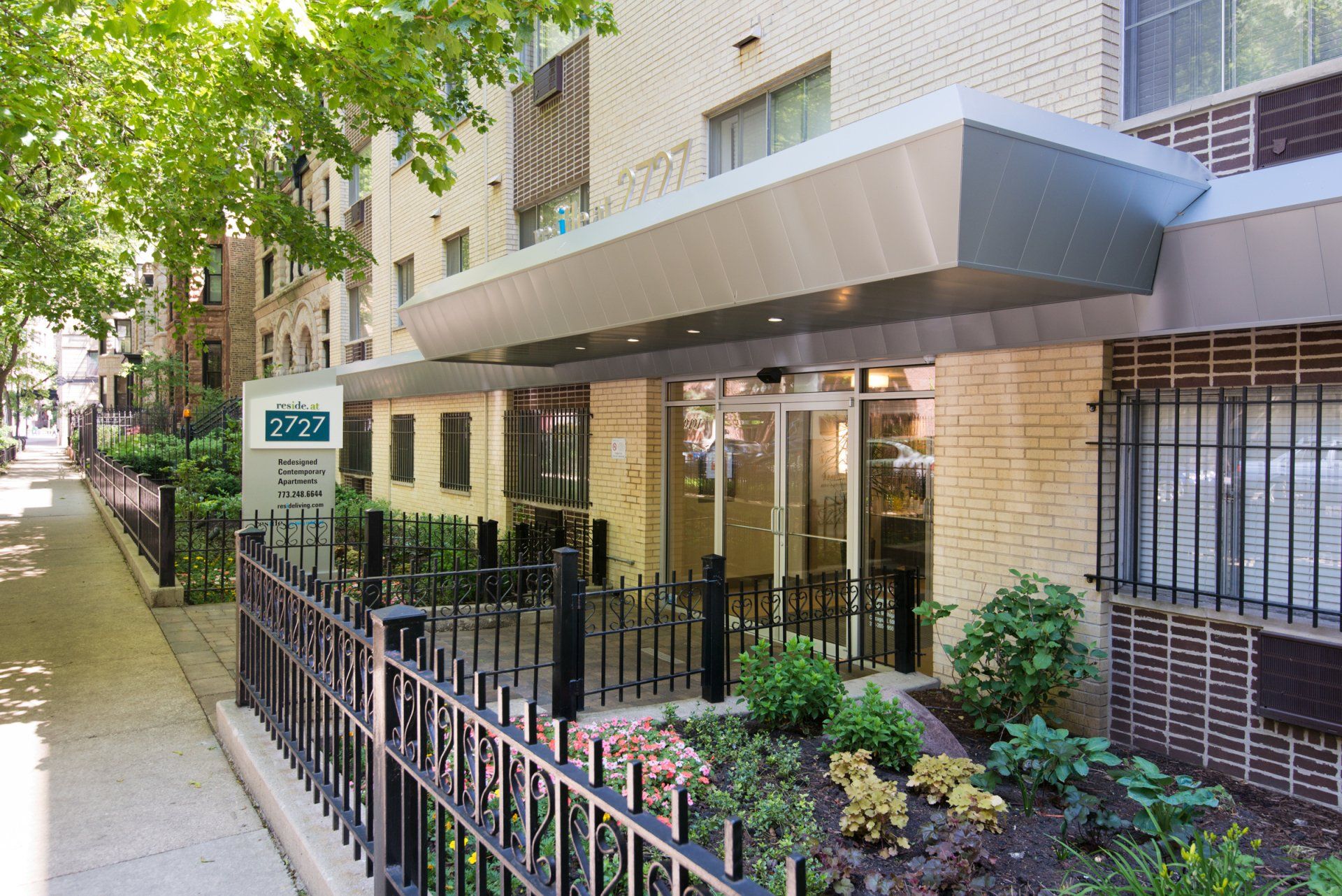 Gallery Reside at 2727 Lincoln Park Chicago Apartments