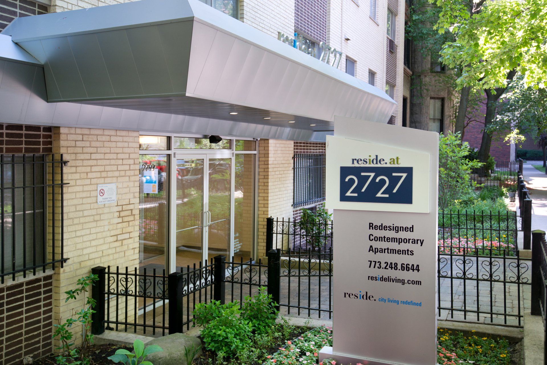 Gallery Reside at 2727 Lincoln Park Chicago Apartments