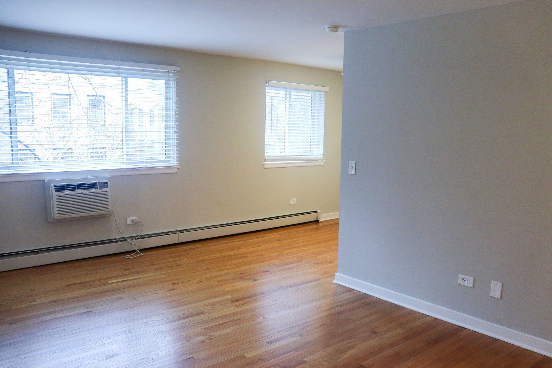 Floor Plans Reside at 2727 Lincoln Park Chicago Apartments