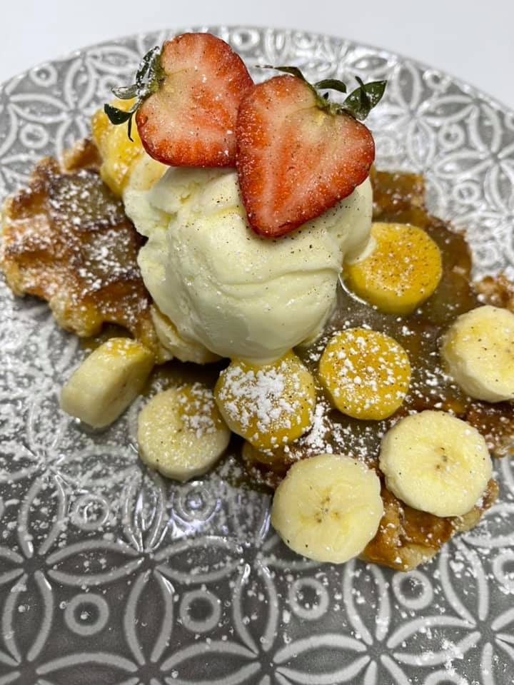 Banana, Strawberry & Ice Cream — Café in Maitland, NSW