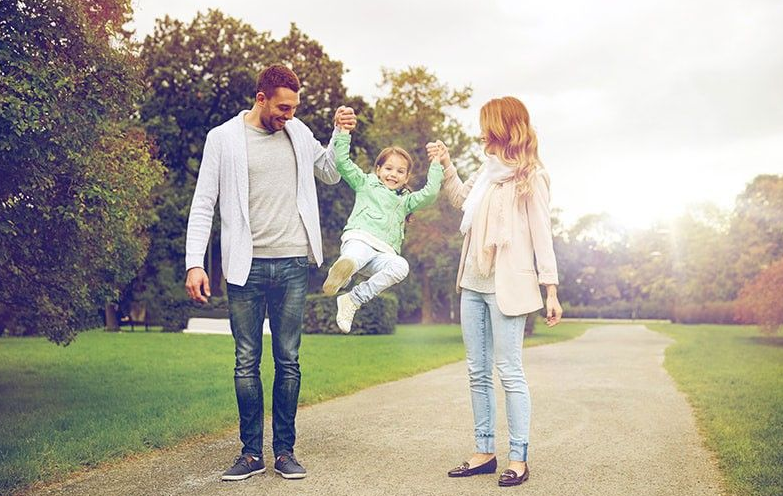 couple-with-a-kid_orig.jpg couple-with-a-kid_orig.jpg
