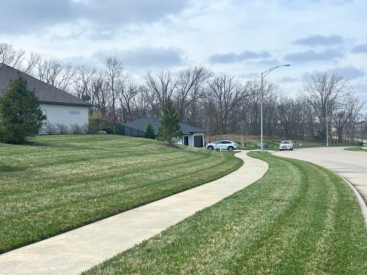 Need the Best Lawn Mowing Service in Columbia, MO? Contact Davy's Lawn Maintenance for an Estimate