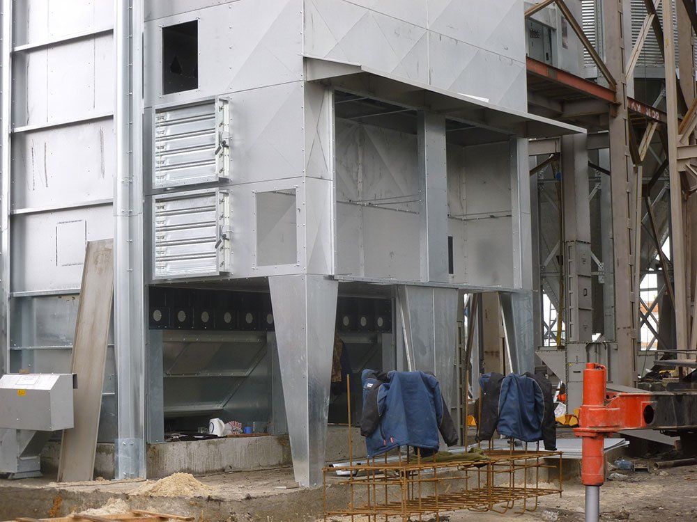 base di una cisterna in impianto alimentare